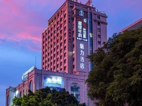 Charming Hotel - Image 5