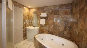 Breakers Motel - Image 2