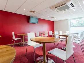 Travelodge Camberley Central - Image 3