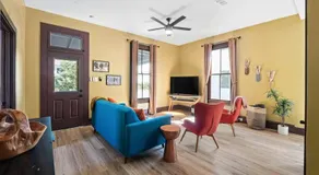 Historic French Royal Estate Near Capitol & UT Perfect Austin Getaway - Image 3