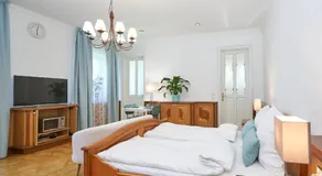 Exclusive Entry: Cozy Guestroom - Image 2
