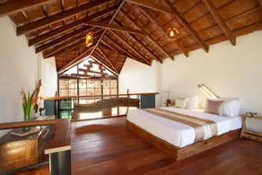 StayVista at Sienna - Strelitzia 3BHK with Breakfast and Jacuzzi - Luxury Homestay - Image 2