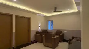 Lagoon Resort - Image 5