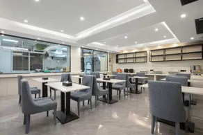 Lanyuan Hotel - Image 4