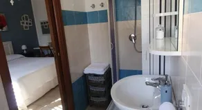Blue Dolphin Guest House - Image 5
