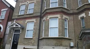 Epsom Road studio flat - Image 5