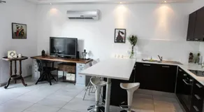 Central cozy apt in quiet area in Engomi - Image 2