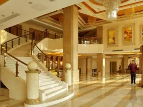 Manhattan International Hotel - Image 4