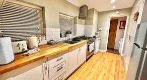 Seascape Luxury Cottage Southwold - Free Parking - Image 3