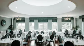 Manor Parc Hotel - Image 2