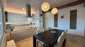 Stunning 5BR 16 Bed Home with Finnish Sauna & Jacuzzi 340 m2 - Image 3