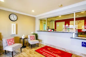 Econo Lodge San Bernardino I-215 - Image 3