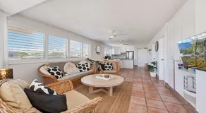 Seascape U1 Golden Beach Retreat with Ocean Views - Image 3