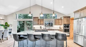 South Lake Tahoe Escape - Gourmet Kitchen & Hot Tub - Image 3