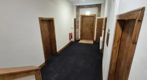 Douglas Hotel - Image 4