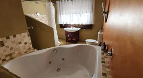 Watershed Guest House - Image 4