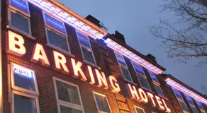 Barking Hotel  - Image 5