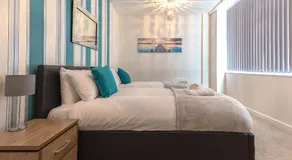 Comfortable Swindon Town Centre Apartments, FREE Parking, sleeps up to 8 - Image 2