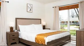 Edens Luxury 3 bed home with hot tub and grill - Image 2