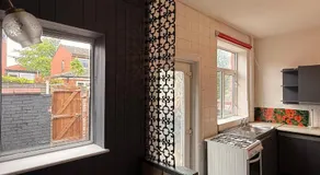 Oldham stays 3 bed house - Image 4