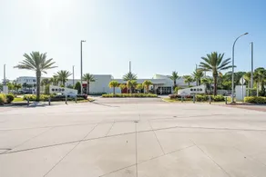 Daytona 2BR | Pool + Free Parking, Pets - Image 5