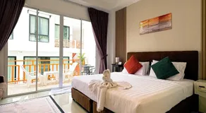 Kata Beachwalk Hotel and Bungalows - Image 2