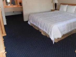 Econo Lodge Inn and Suites Central - Image 5
