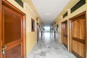 Star Inn Hotel - Image 5