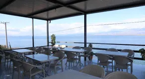 LakeFront House - Image 4
