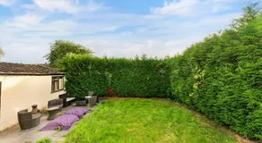 Perfect Booking 4 Bed Home in Cheltenham - Image 4