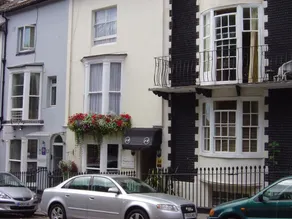Upper Rock Brighton – Guest House - Image 4
