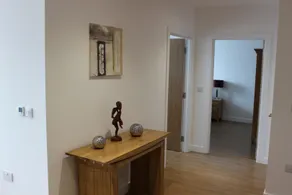 Deluxe Two bedroom in Central Bracknell - Image 5