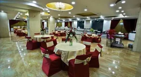 Hotel Sevora Grand 4 Min From Anand Vihar Bus Terminal and Vaishali Metro Station - Image 5