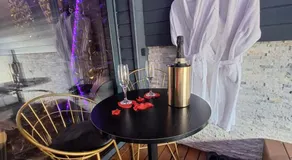 love room mes petits secrets miniac morvan avec jacuzzi privatif - Image 4