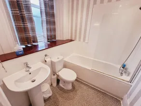 Roy Bridge Hotel - Image 2