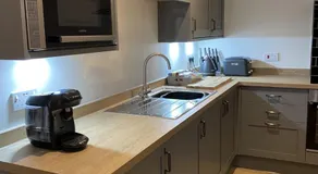 White Cottage - Cosy Holiday Cottage in Drymen, Loch Lomond & Trossachs with free parking on private driveway - Image 4