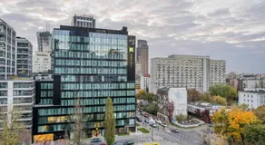 UNITApartament Short Rent Apartment in Warsaw by Metro Station Rondo ONZ Apart with 3bedrooms 22 - Image 3