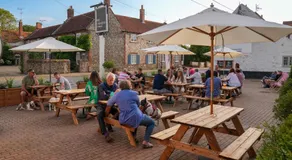 The Chequers Inn, Thornham - Image 5