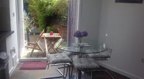 Oakleigh 1 bed ground floor garden view apartment FREE ONSITE PARKING - Image 5