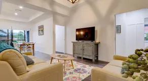 Urangan Family Friendly home with views & wifi by Custom Bnb Hosting - Image 2