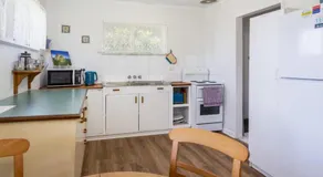 Lowset pet friendly cottage Sunset Ave Bongaree - Image 4