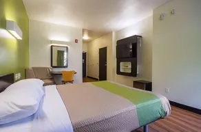 Days Inn by Wyndham South Bend/Notre Dame - Image 2