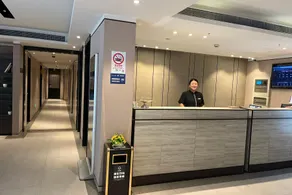 Home Inn Plus Shanghai Pudong Airport - Image 5