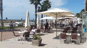 Apartamento para 5 personas frente al mar con piscina y parking - Image 4