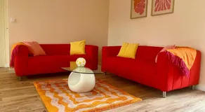 Maison avec terrasse et jardin - Image 4
