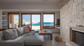 Diamanti Residence Beachfront Red suite-Ligaria - Image 2