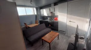 Modern Studio Maidstone - Redecorated Oct 2023 - Image 2