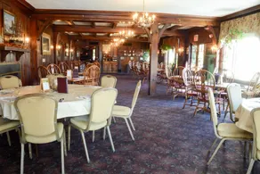Lamies Inn & The Old Salt Tavern - Image 4