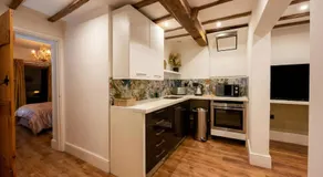 Period Apartment near East Midlands Airport and Donington Park Circuit - Image 4