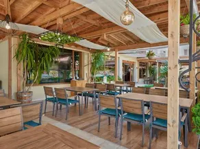 Hotel Opal - Image 5